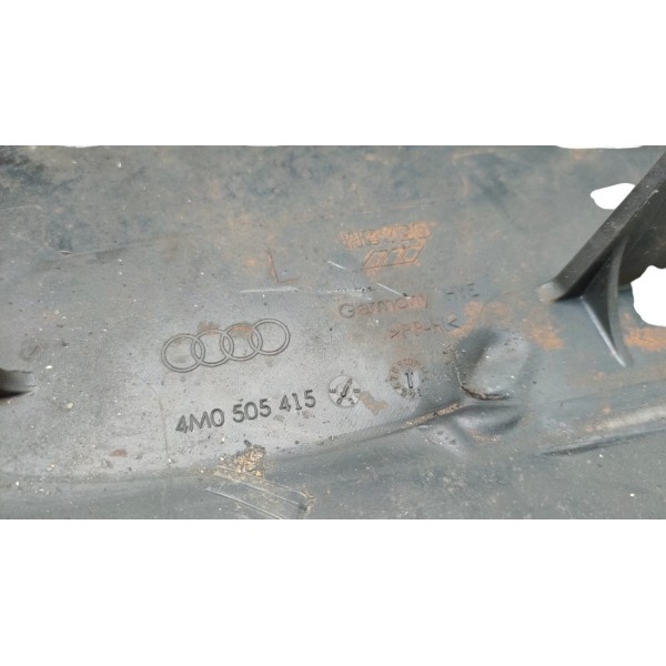 Acabamento Plástico Bandeja Traseira Esquerda Audi Q8 2020