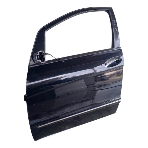 Porta Dianteira Esquerda Mercedes B200 2007 (c/detalhe)