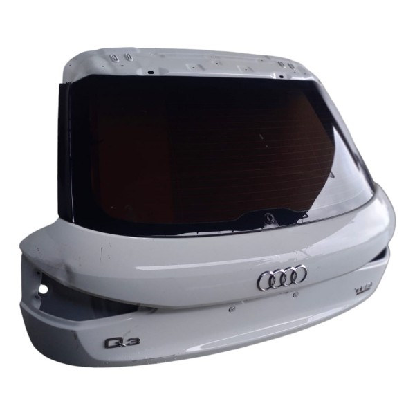 Tampa Traseira Audi Q3 2015 (c/detalhe)