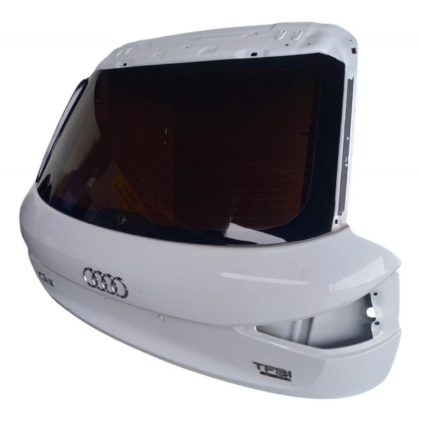 Tampa Traseira Audi Q3 2015 (c/detalhe)