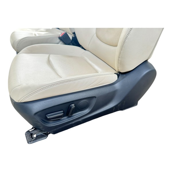 Bancos Dianteiros Toyota Corola Cross Hybrid 2022