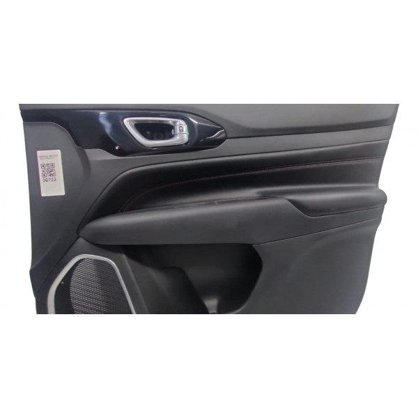Forro Porta Dianteiro Direito Jeep Compass 2023 (detalhe)